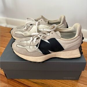 New Balance 327 White Lifestyle Sneakers